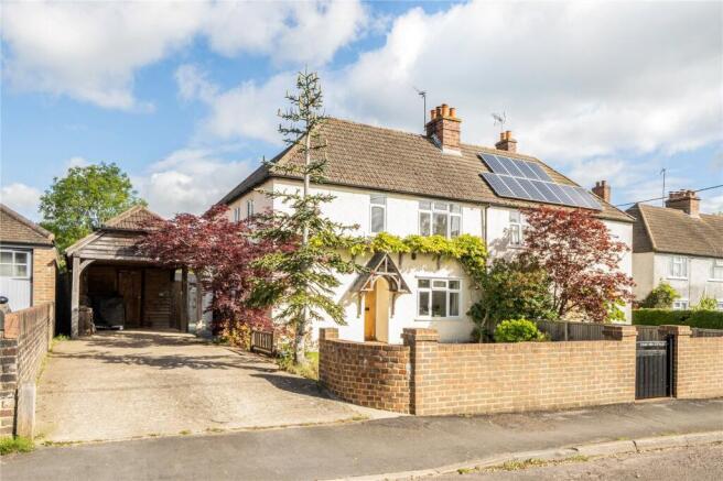 4 bed property, in Woodside Road, £695,000