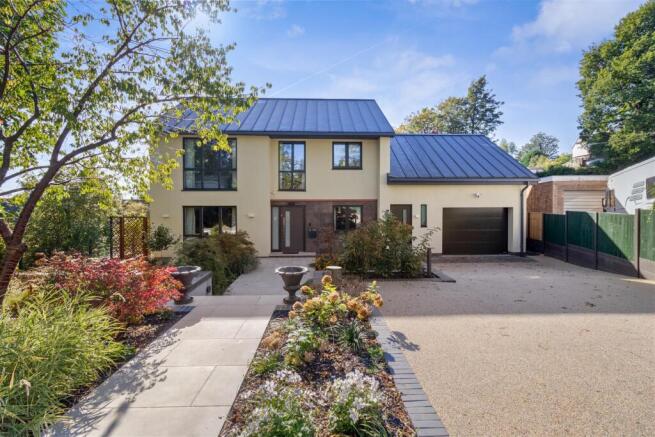 4 bed property, in St. James Drive, £950,000