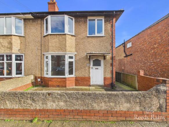 3 bed property, in Hamilton Road, £160,000