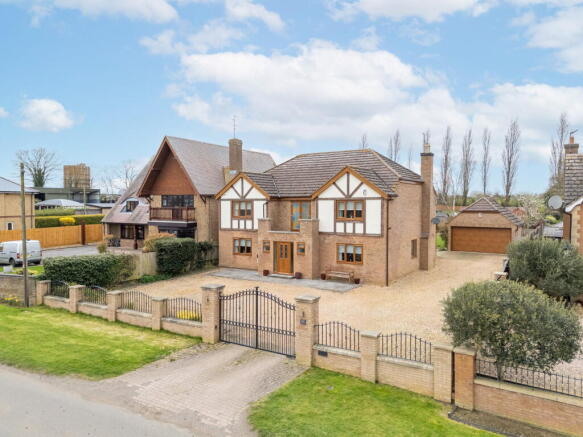 6 bed property, in Orlingbury Road, £875,000