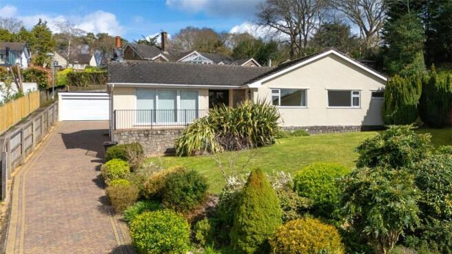 3 bed property, in Ashmeads Way, £685,000