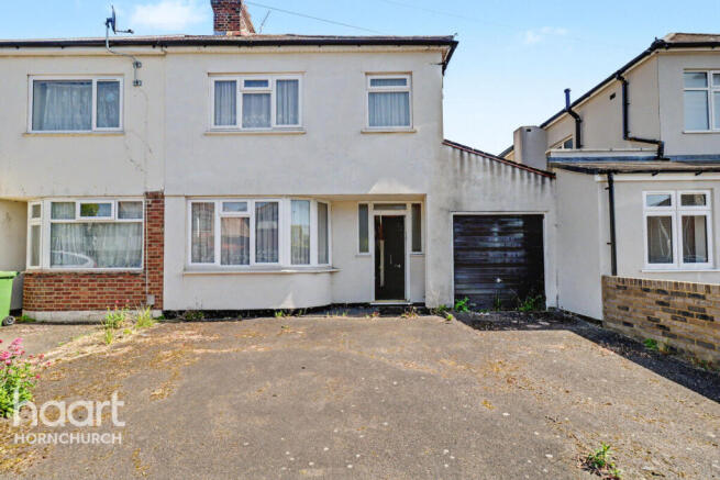 3 bed property, in Albany Road, £525,000