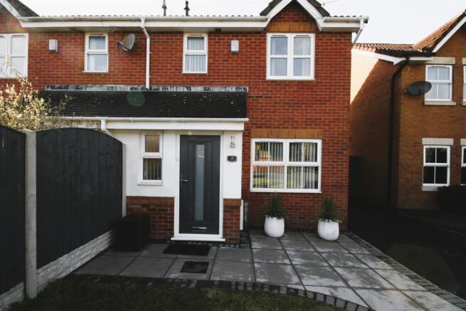 3 bed property, in Headingley Ave, £225,000