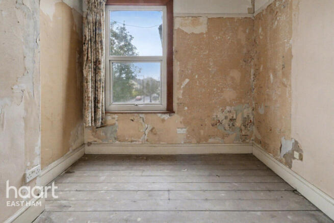 1 bed property, in Masterman Road, £155,000