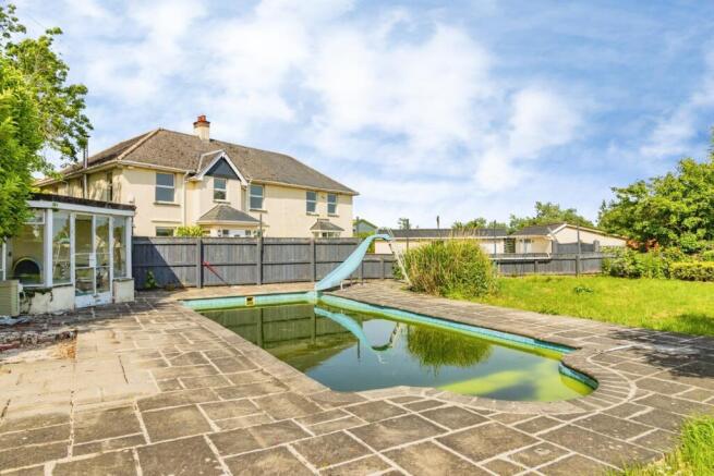 6 bed property, in Totnes Road, £550,000