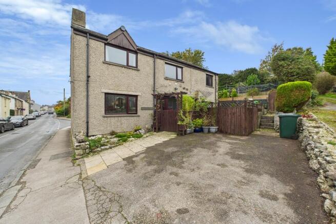 3 bed property, in Plum Tree Barn, £250,000