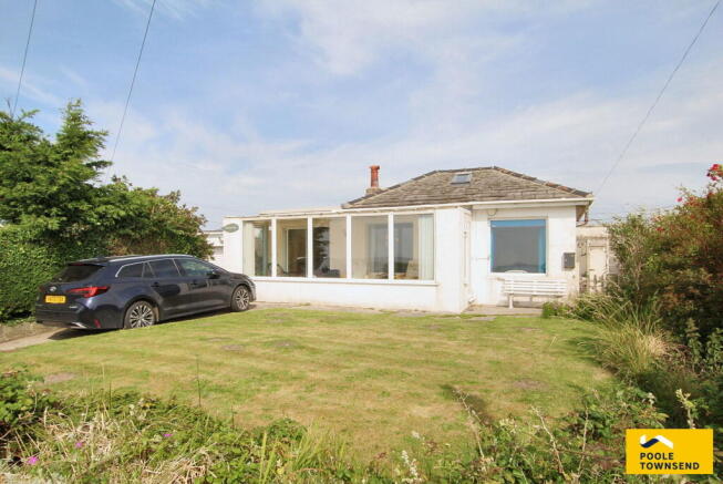 2 bed property, in Coast Road, £200,000
