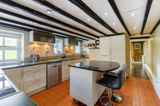3 bed property, in Single Hill, £650,000