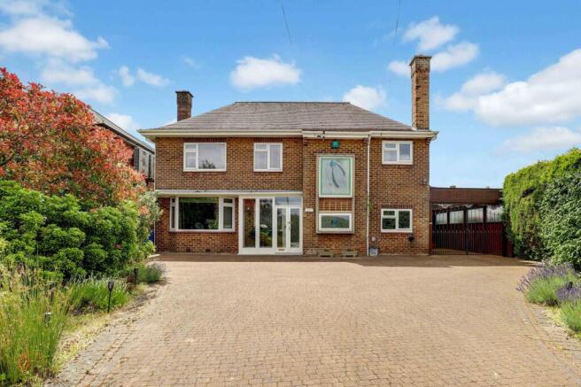 3 bed property, in Derby Road, £550,000