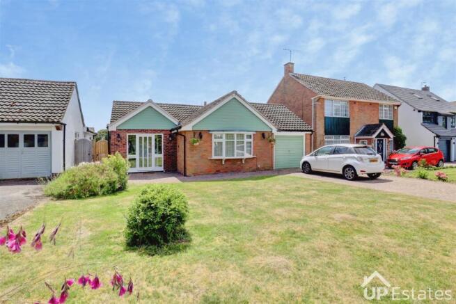 3 bed property, in Hinckley Road, £425,000