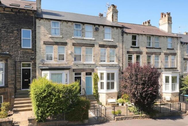 4 bed property, in Harlow Terrace, £600,000
