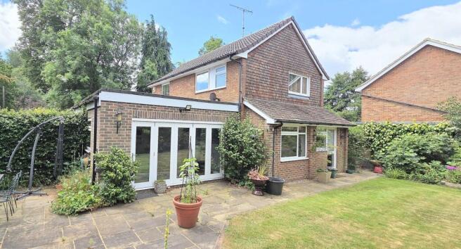 4 bed property, in Hickmans Lane, £750,000