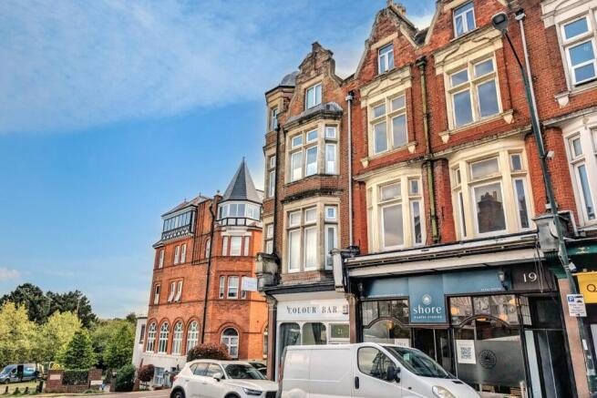 6 bed property, in Bournemouth, £400,000