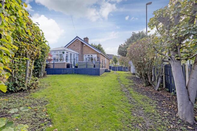 2 bed property, in Prospect Road, £280,000