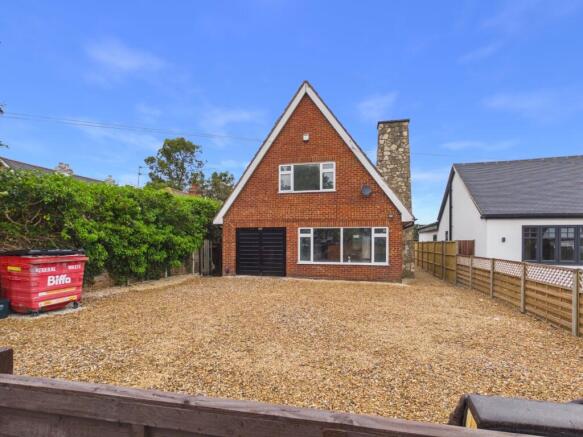 4 bed property, in Feltham Hill Road, £675,000