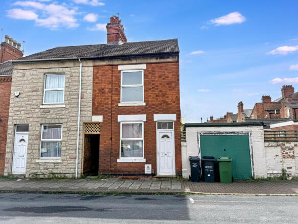 2 bed property, in 72 Havelock Street, £90,000