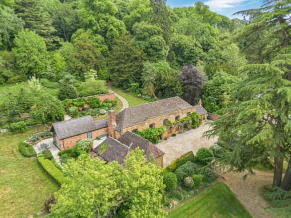 5 bed property, in Avon Dassett, £1,250,000