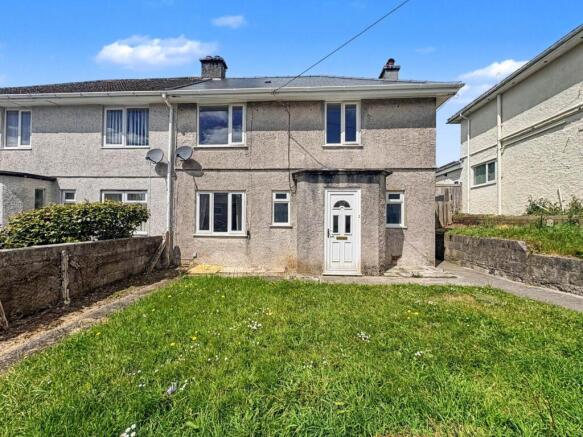 3 bed property, in Harwood Ave, £230,000