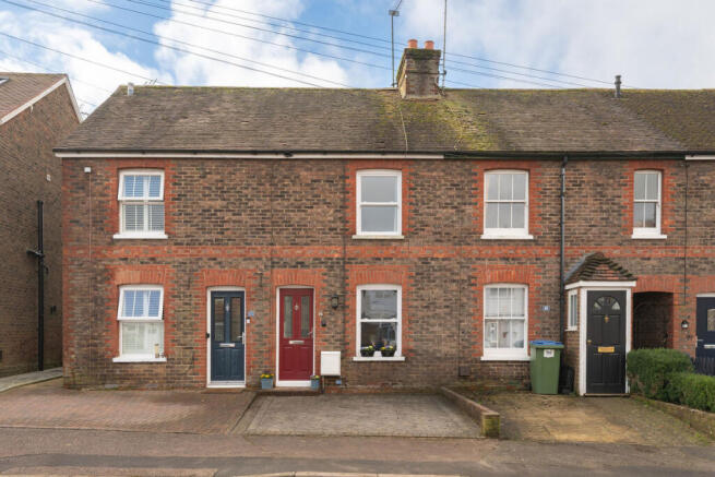 2 bed property, in Littlehaven Lane, £325,000