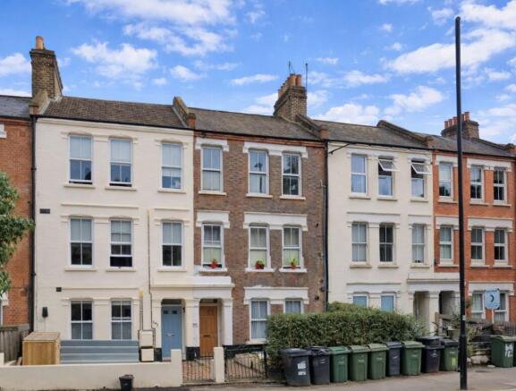 1 bed property, in Flat 4, £160,000