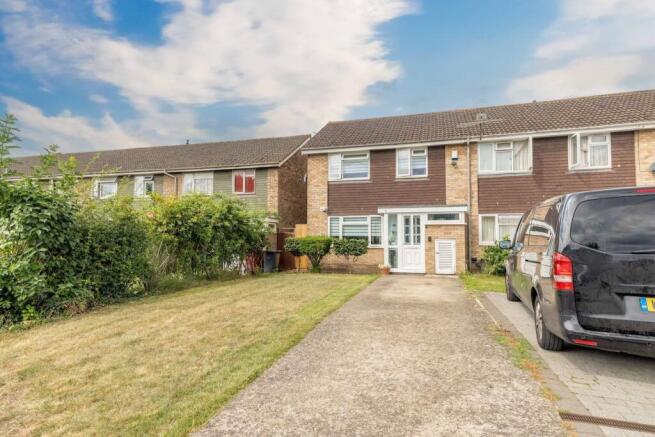 3 bed property, in Briar Way, £520,000