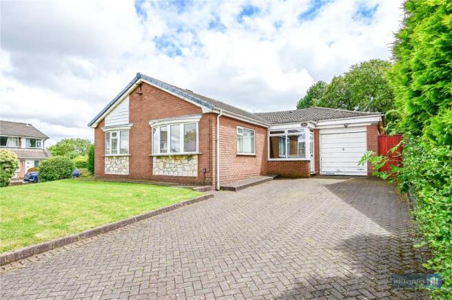3 bed property, in Ashton Avenue, £350,000