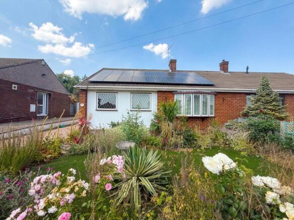 3 bed property, in Coniston Avenue, £190,000