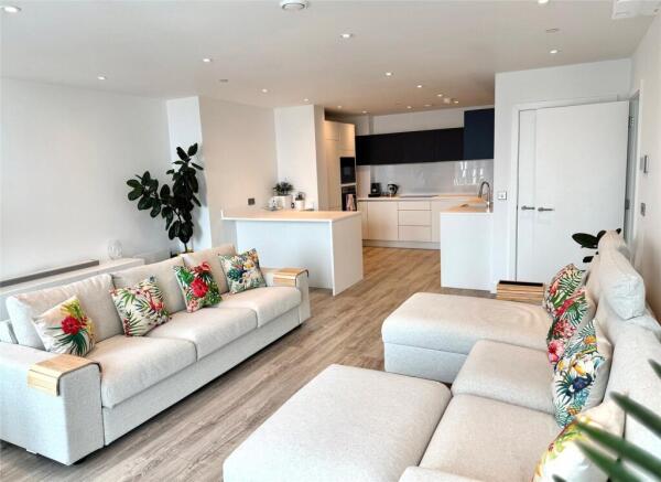 3 bed property, in 11 Silvercroft Street, £550,000