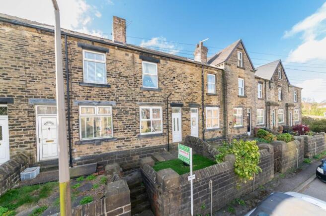 3 bed property, in Green Road, £180,000