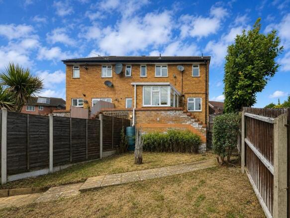 3 bed property, in Acres Way, £210,000