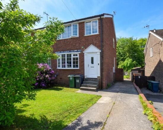 3 bed property, in South View Crescent, £255,000