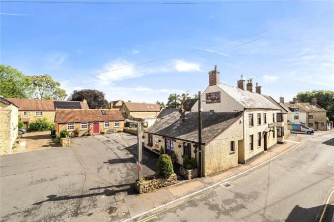 6 bed property, in High Street, £675,000