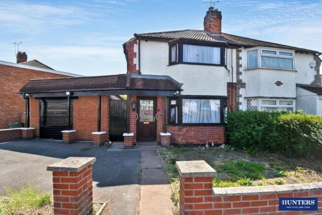 3 bed property, in The Crescent, £280,000