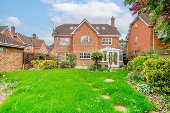 5 bed property, in Night Owls, £750,000
