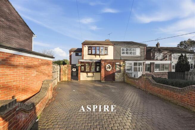 5 bed property, in Video Presentation Inside - Rushbottom Lane, £475,000