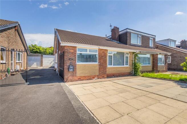 4 bed property, in Sherwood Way, £279,950