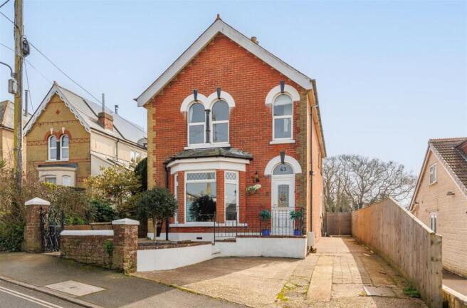 3 bed property, in Extensive Rear Garden - Church Road, £525,000