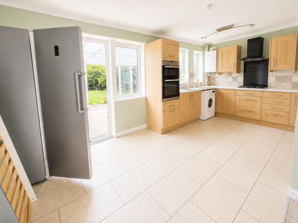 3 bed property, in Thornbridge Avenue, £190,000
