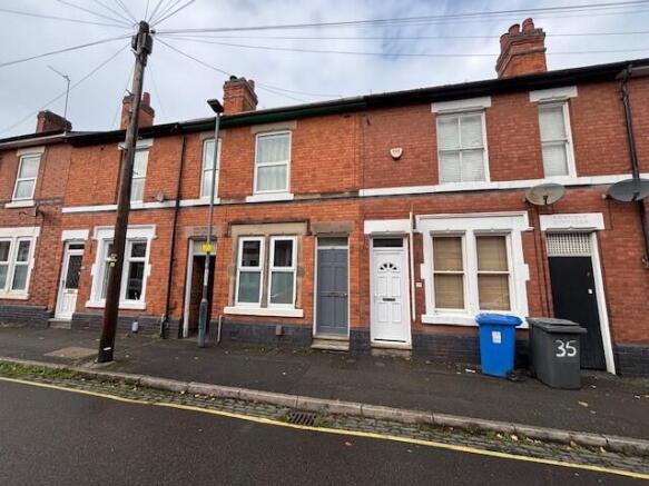 3 bed property, in Pybus Street, £180,000