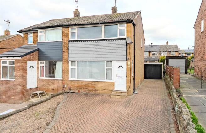 3 bed property, in Kirkwood Grove, £279,950