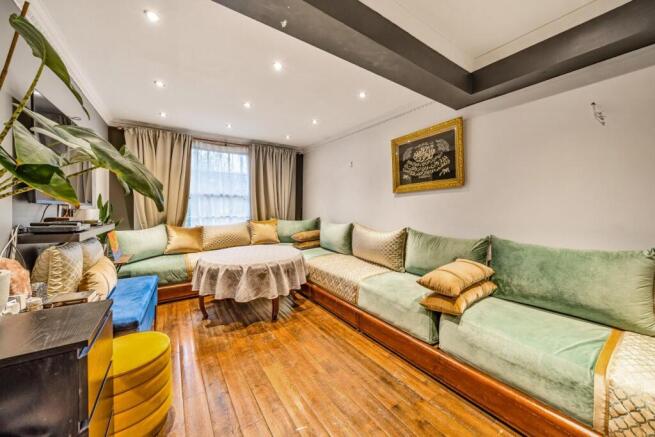 3 bed property, in Old Town, £375,000