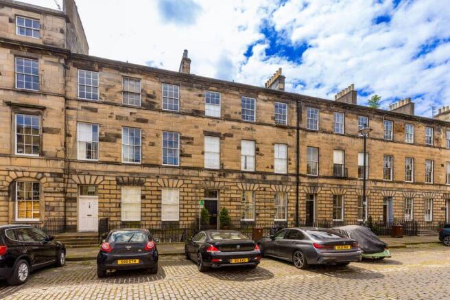 2 bed property, in 9/6 Great King Street, £490,000