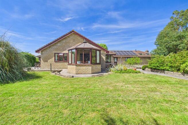 6 bed property, in Back Lane, £885,000