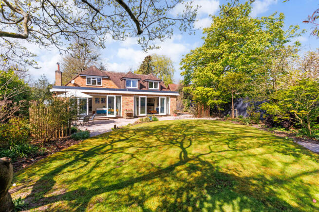 5 bed property, in The Avenue, £1,599,995