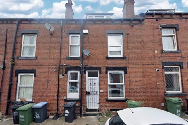 2 bed property, in Harold Road, £212,000
