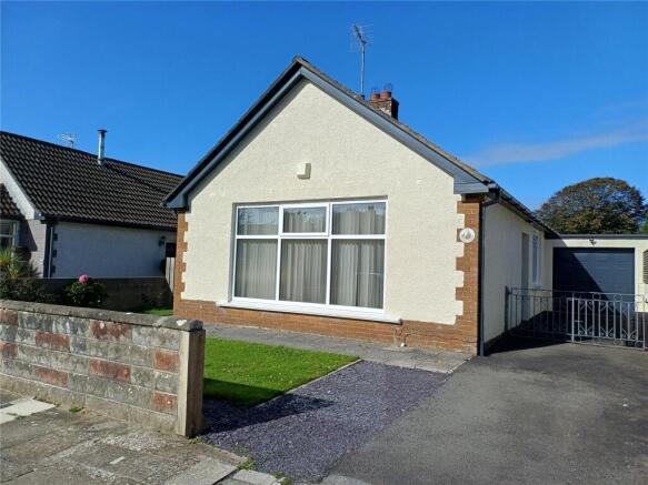 3 bed property, in Hazel Close, £375,000