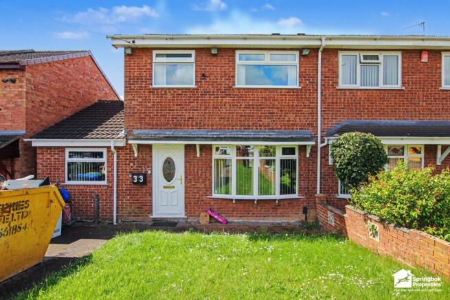 3 bed property, in Ledbury Crescent, £185,000