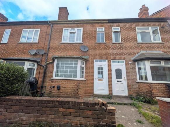 4 bed property, in Green Lane, £200,000