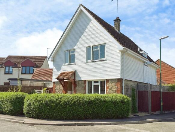 4 bed property, in Henderson Walk, £600,000