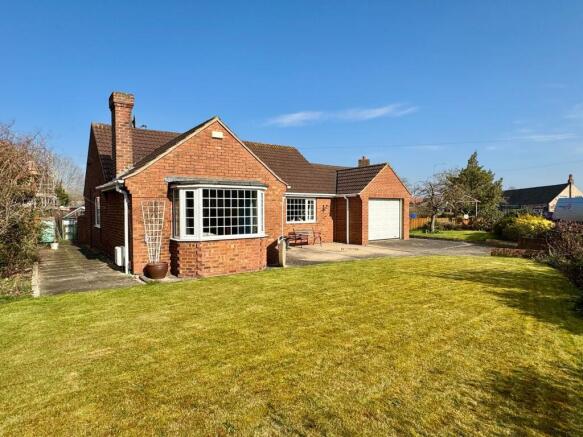 3 bed property, in Station Road, £269,000